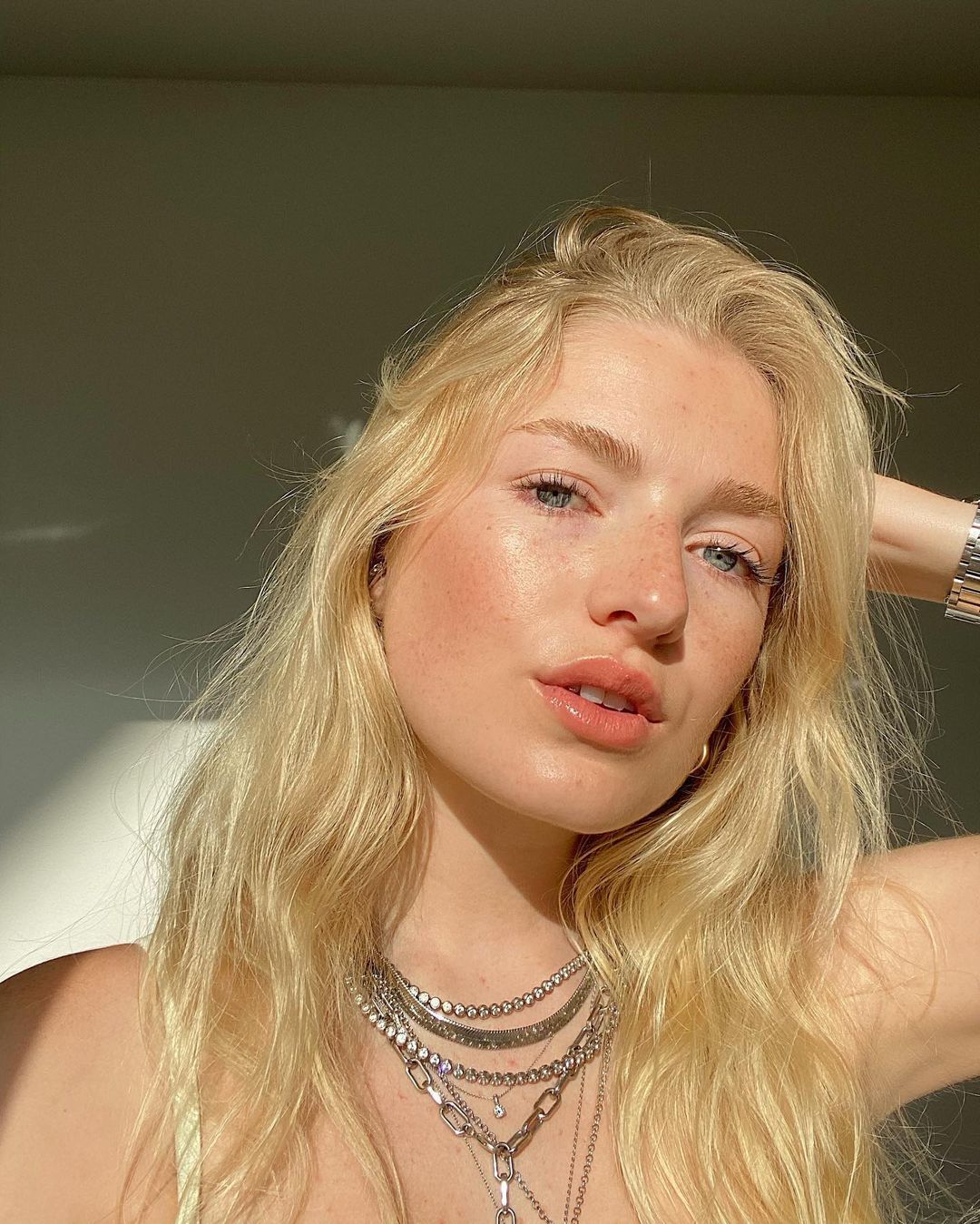 Một chút sáng nhưng không chói lóa cho nàng thích tóc vàng