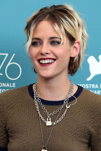 Tóc ngắn với ombre bạch kim tạo nên sự cá tính