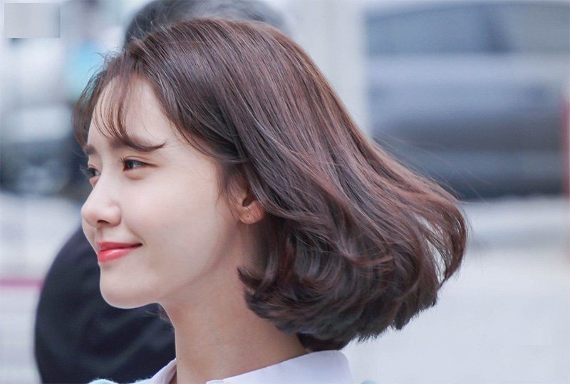Tóc ngắn uốn cụp đuôi chưa bao giờ hết lỗi thời