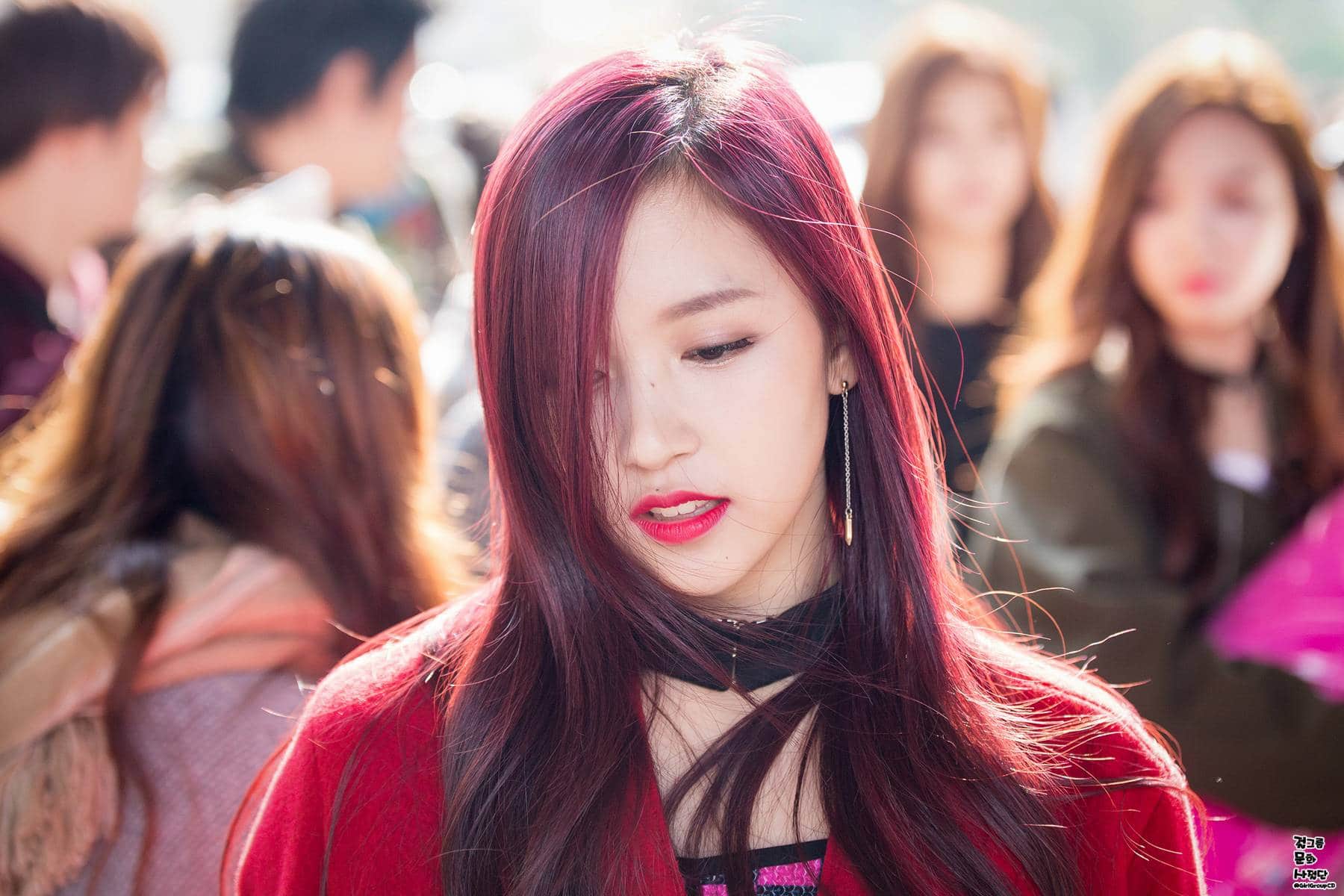 Quyến rũ khó cướng lại với màu đỏ ánh tím