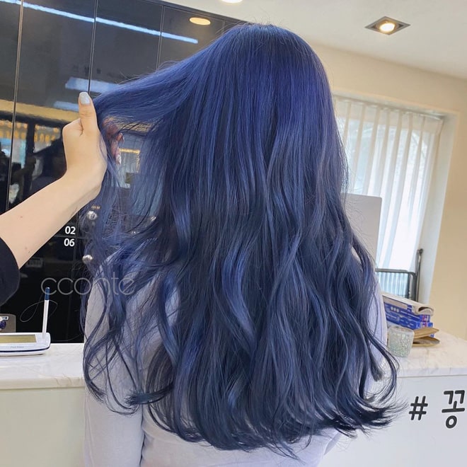 Màu xanh tím than cho mái tóc đẹp độc lạ thu hút mọi ánh nhìn