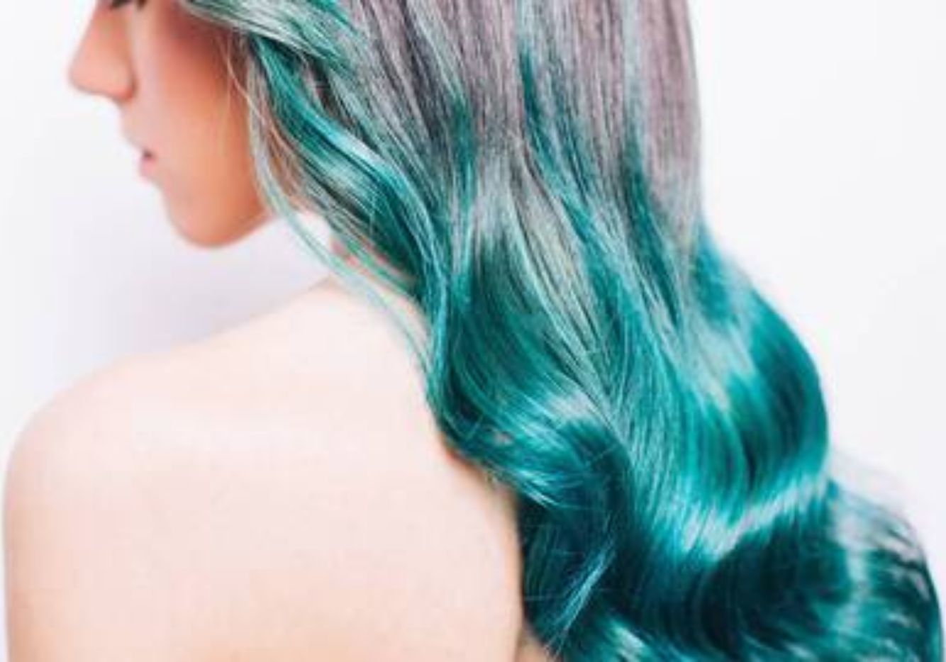 Những điều cần biết về tóc màu xanh ngọc bích Những điều cần biết về tóc màu xanh ngọc bích