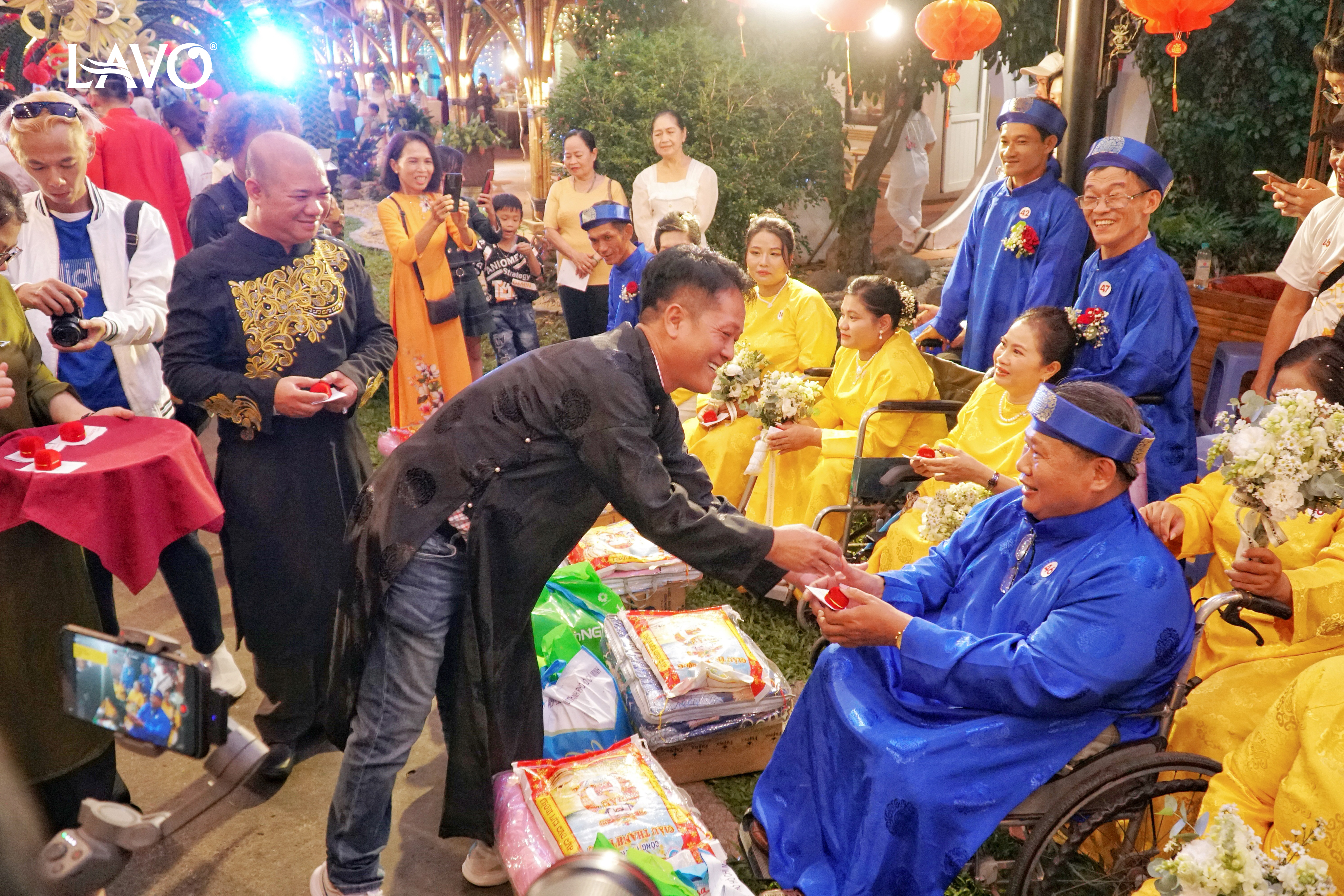 LAVO Trao Tang 51 Cap Nhan Cuoi